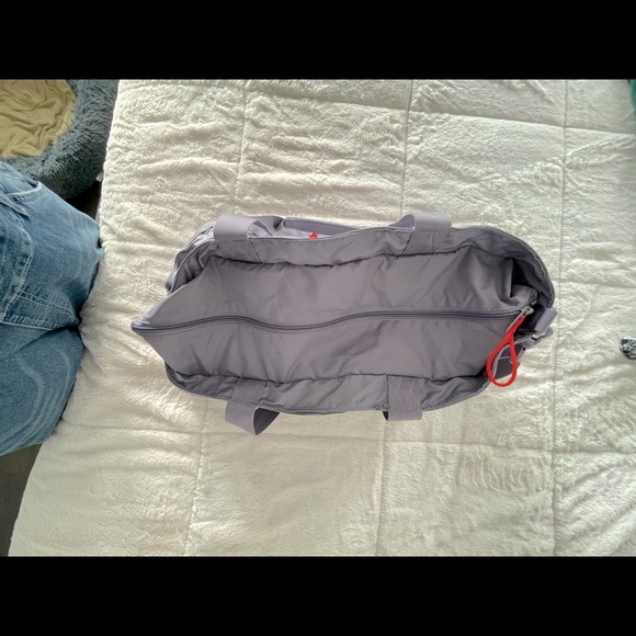 Under Armour purple duffel bag - Picture 6 of 7